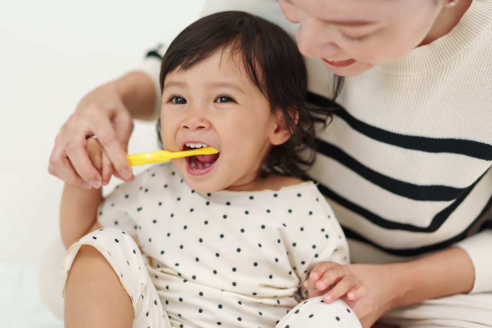 brushing baby teeth tips